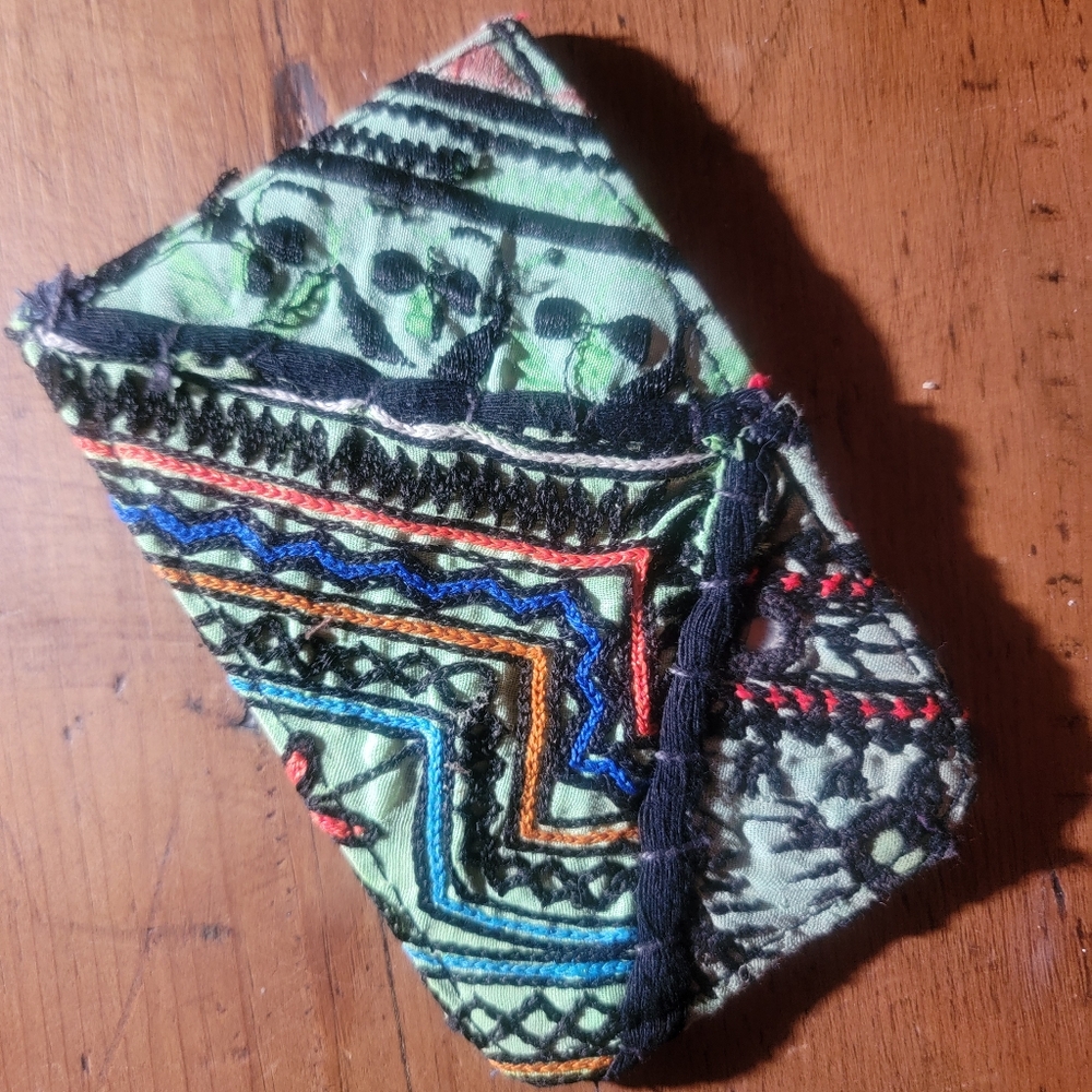 🌋👽 Free People Boho Embroidered Repurposed vtg banjara hippie Wallet card case - Picture 10 of 16